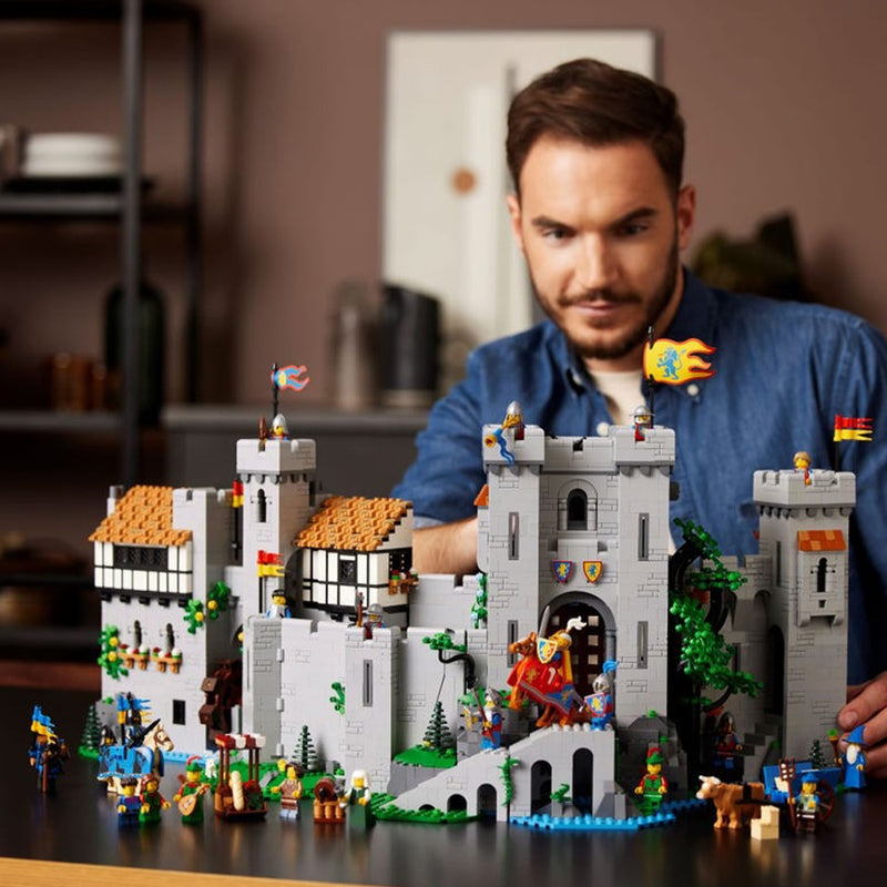 LEGO Lion Knights' Castle Creator