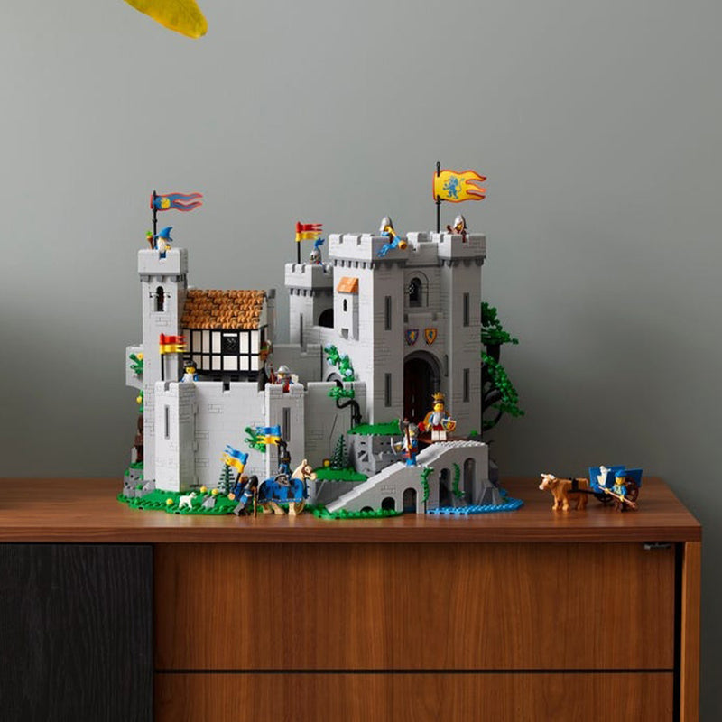 LEGO Lion Knights' Castle Creator