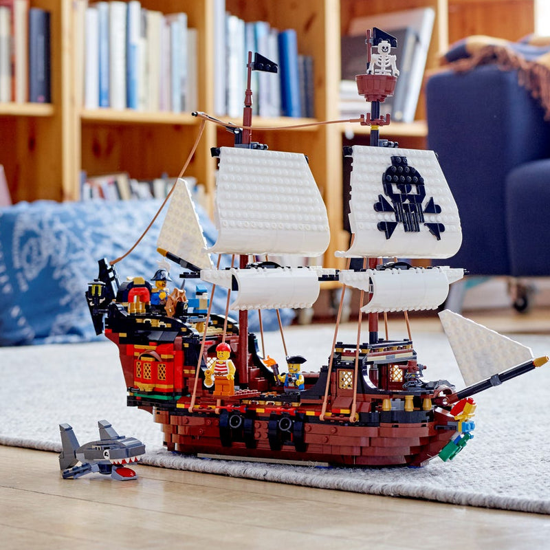 LEGO Pirate Ship Creator