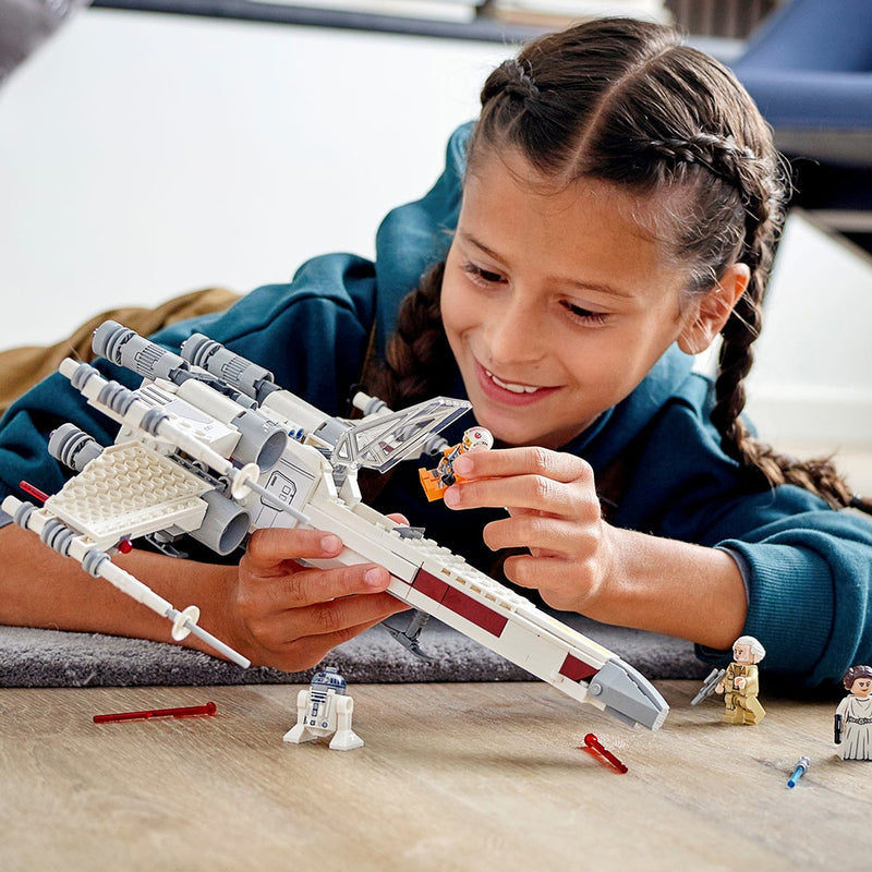 LEGO Luke Skywalker's X-Wing Fighter Star Wars