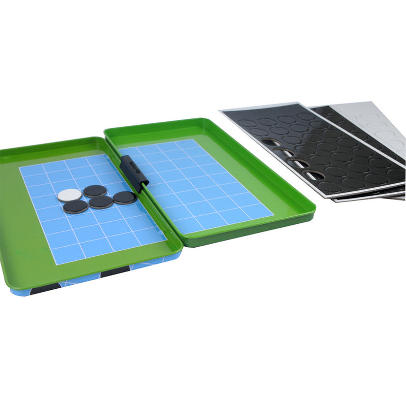 The Purple Cow Magnetic Travel Games: Reversi